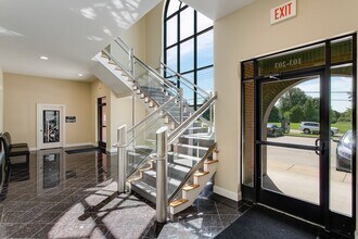 13011 W Highway 42, Prospect, KY à louer Photo intérieure- Image 2 de 7