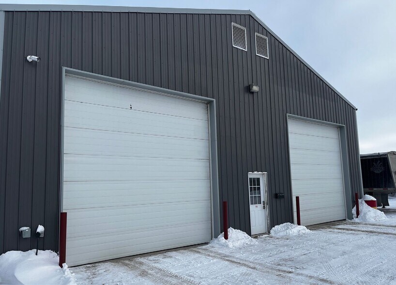 187 2nd Avenue, Rosenort, MB à vendre - Photo du bâtiment - Image 3 de 7