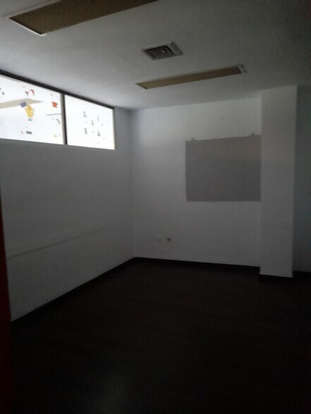 Bureau dans Cáceres, Cáceres à vendre - Photo du bâtiment - Image 3 de 10