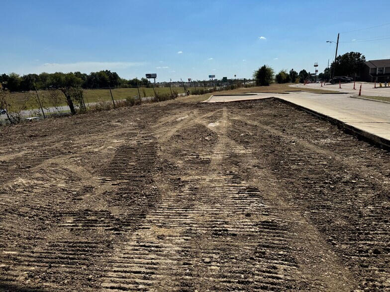 3300 Glenshire dr, Balch Springs, TX à vendre - Photo du bâtiment - Image 3 de 8