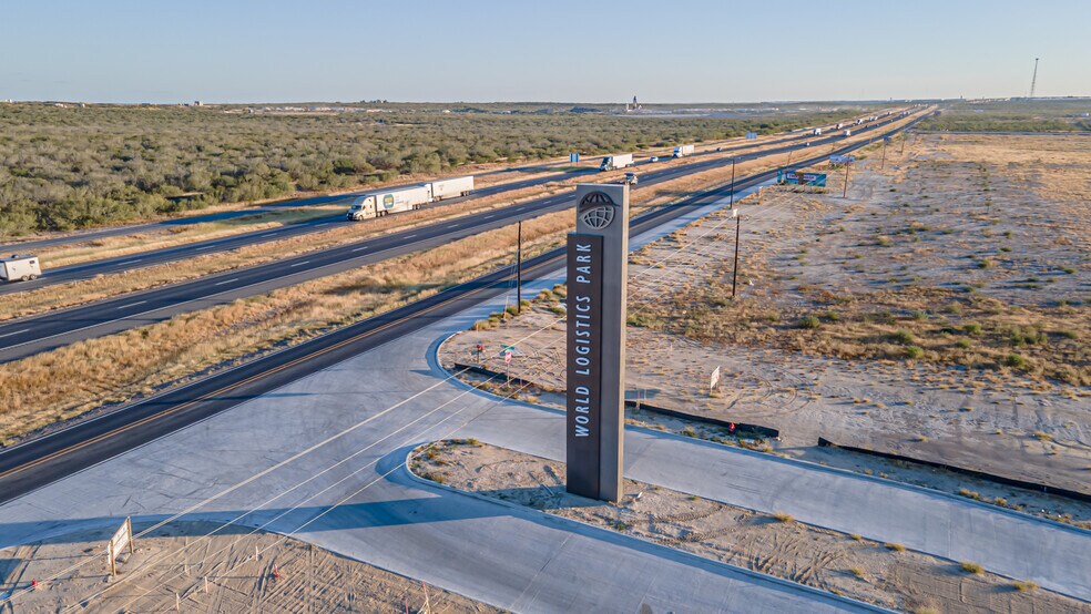Maritime Loop, Laredo, TX à vendre - Photo du bâtiment - Image 2 de 9