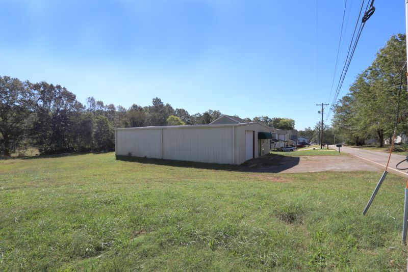 102 S Moore St, Duncan, SC for lease - Building Photo - Image 3 of 9