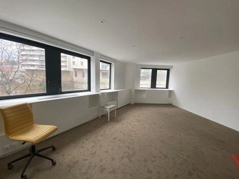 Bureau dans Suresnes à vendre - Photo du bâtiment - Image 2 de 8