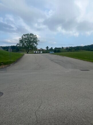 Plus de détails pour 2250 Industrial Dr, Connellsville, PA - Industriel à vendre