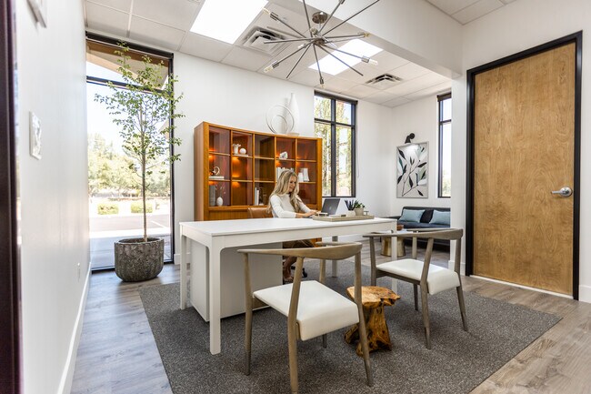 Plus de détails pour 725 W Elliot Rd, Gilbert, AZ - Bureau à louer