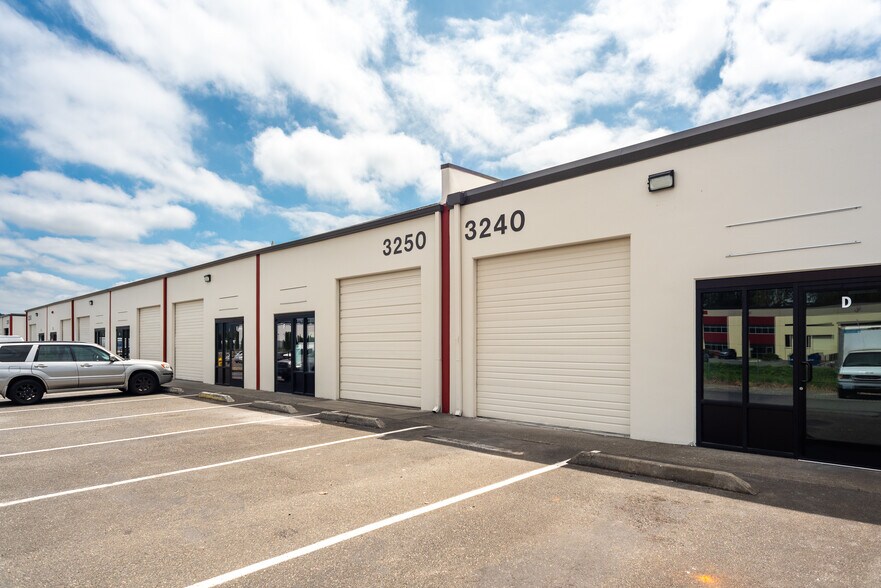 3240-3250 B St NW, Auburn, WA à louer - Photo du bâtiment - Image 2 de 4