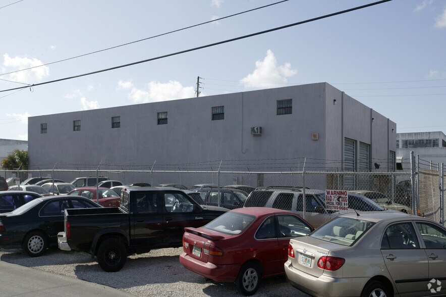 3580 NW 49th St, Miami, FL à louer - Photo du bâtiment - Image 2 de 15