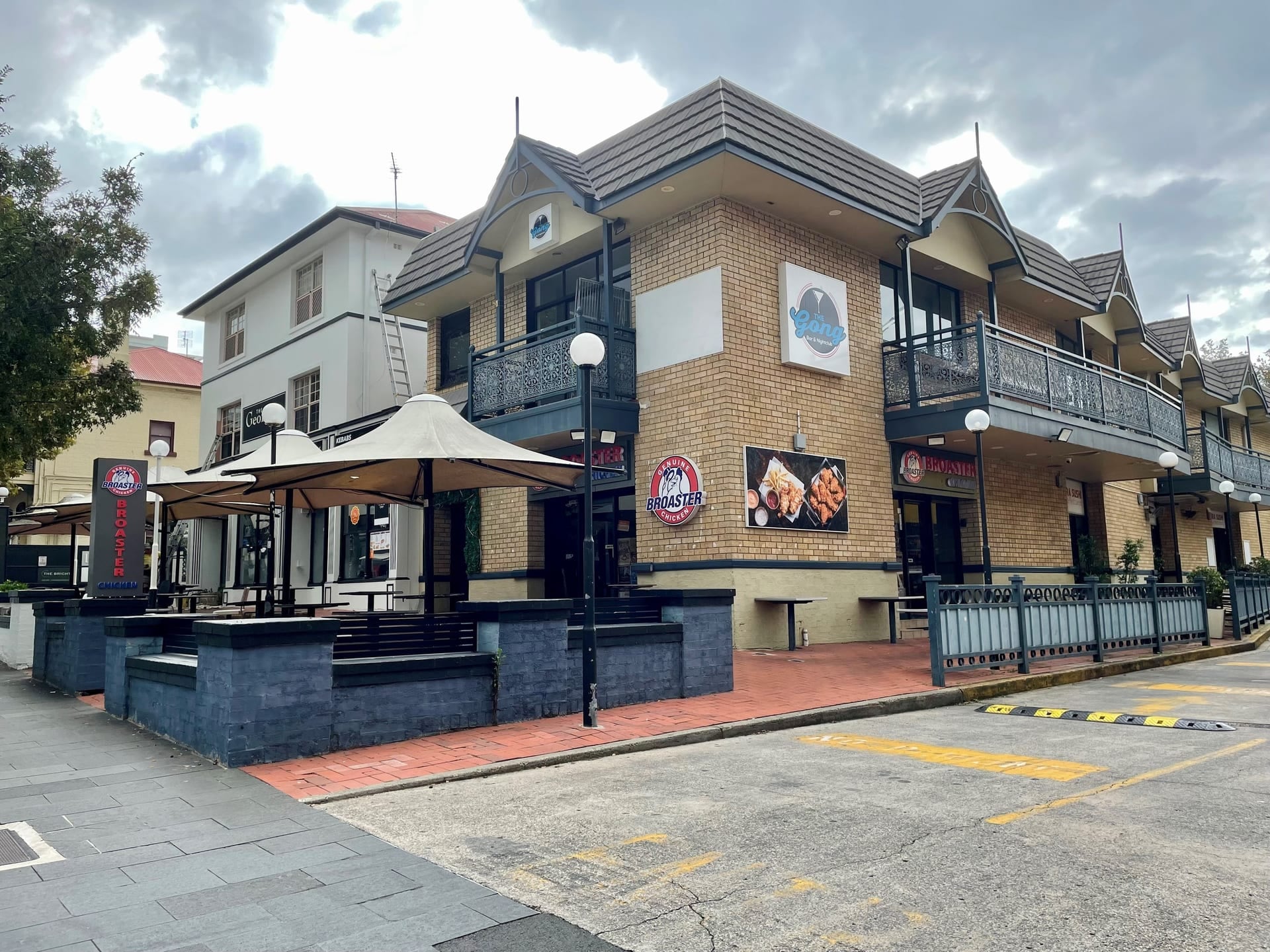 121-123 Corrimal St, Wollongong for lease Primary Photo- Image 1 of 5
