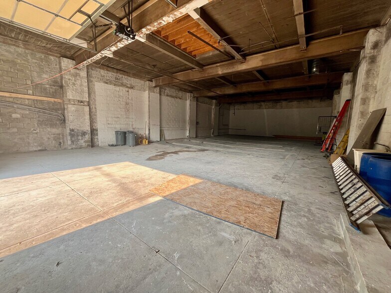 461 Douglas Ave, Providence, RI à louer - Photo du bâtiment - Image 3 de 7
