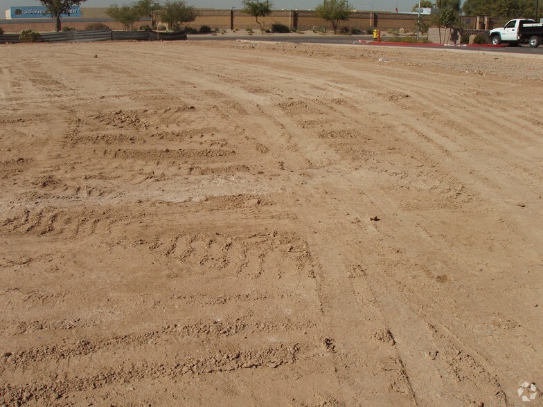 8961 N 79th Ave, Peoria, AZ for lease - Building Photo - Image 2 of 15
