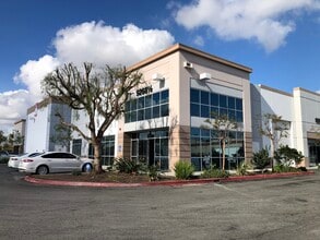 9220-9268 1/2 Hall Rd, Downey, CA à louer Photo intérieure- Image 2 de 10