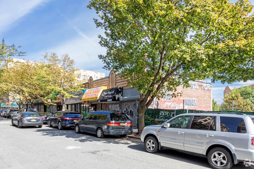 2050-2066 Wallace Ave, Bronx, NY for lease - Building Photo - Image 2 of 4