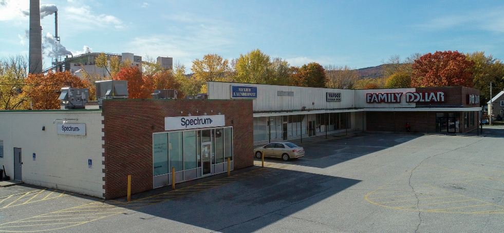 1-36 Main St, Mexico, ME for lease - Building Photo - Image 2 of 5