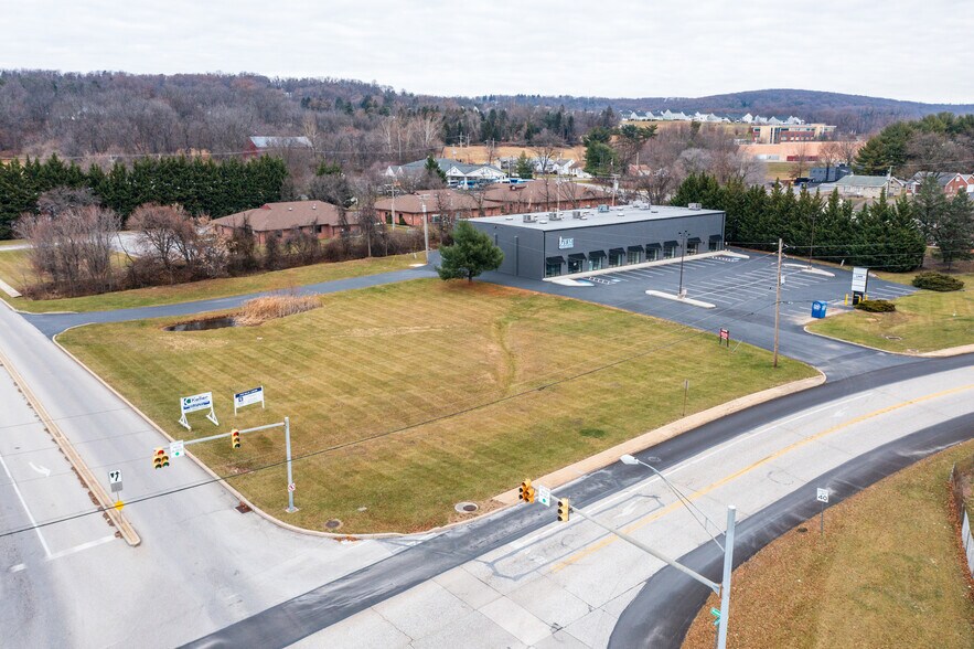 1201 Memory Lane Ext, York, PA à vendre - Photo du bâtiment - Image 2 de 6