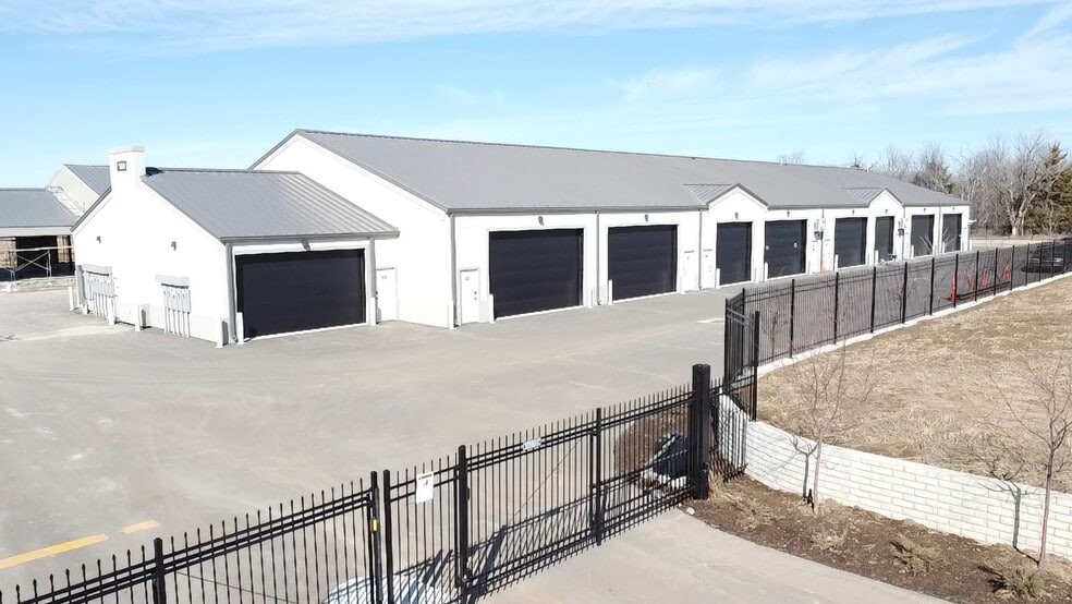 2919 Commerce Dr., Derby, KS à vendre - Photo du bâtiment - Image 2 de 6