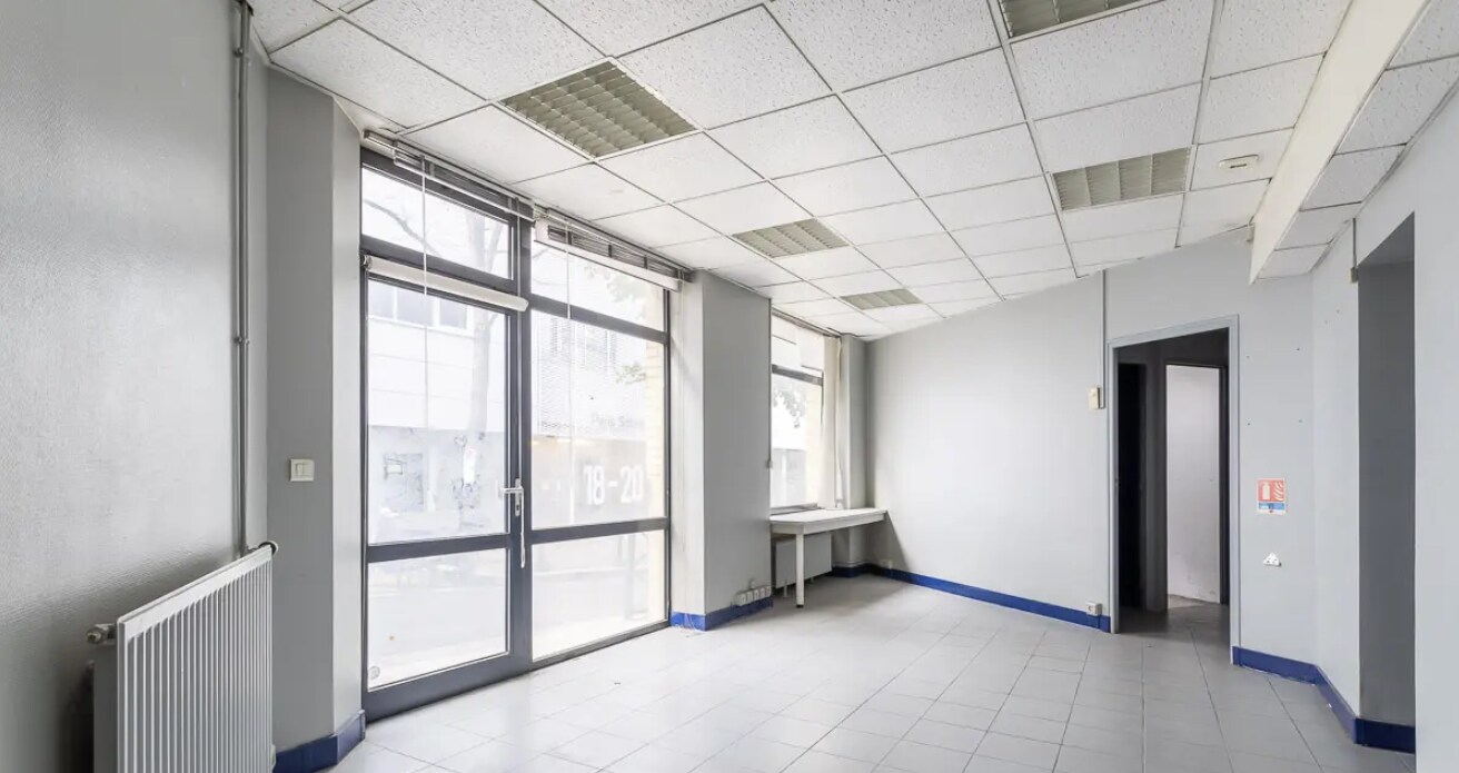 Paris, PAR 75020 - Unité Lot 1 - - Photo intérieure - Image 1 of 7