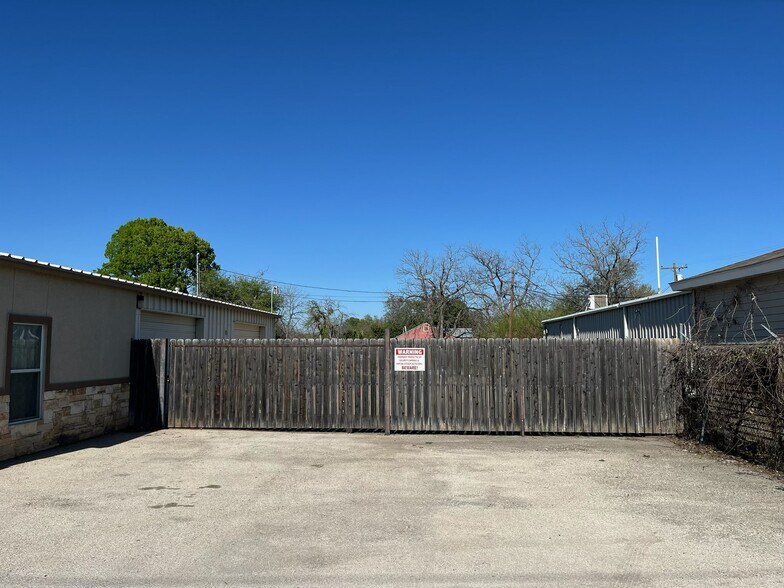 108 Schertz Pky, Schertz, TX for sale - Building Photo - Image 3 of 5