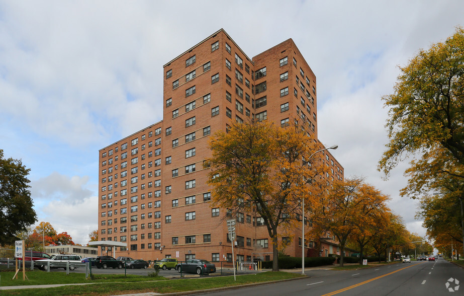 753 James St, Syracuse, NY à vendre - Photo principale - Image 1 de 1