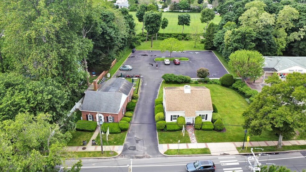 Cutchogue 2 Bldgs/2 lots Unique Props portefeuille de 2 propriétés à vendre sur LoopNet.ca - Photo du bâtiment - Image 3 de 74