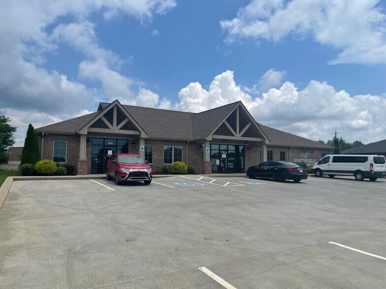 3929 Lamar Dr, Clarksville, TN à louer - Photo du bâtiment - Image 3 de 9
