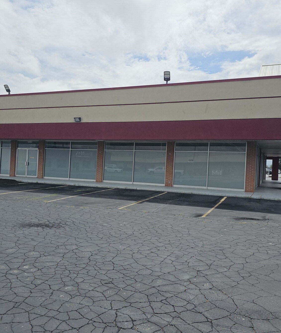 11437 St. Charles Rock Rd, Bridgeton, MO for lease Building Photo- Image 1 of 4