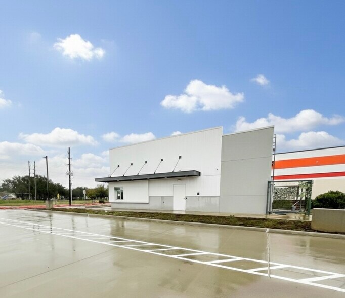 24907 Westheimer Pkwy, Katy, TX à louer - Photo du bâtiment - Image 3 de 3