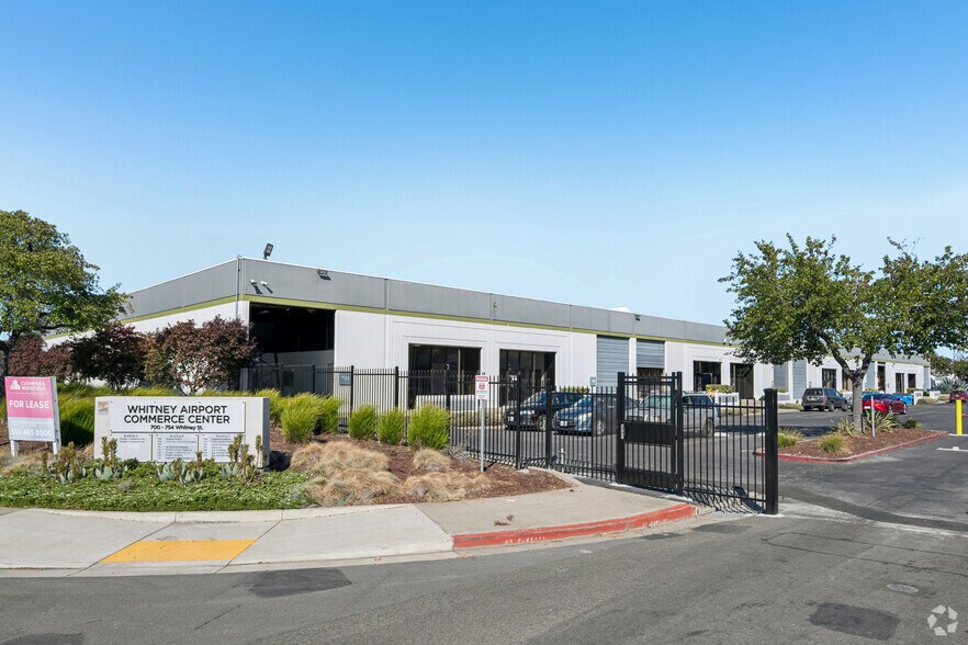 700-728 Whitney St, San Leandro, CA à louer - Photo du bâtiment - Image 3 de 6