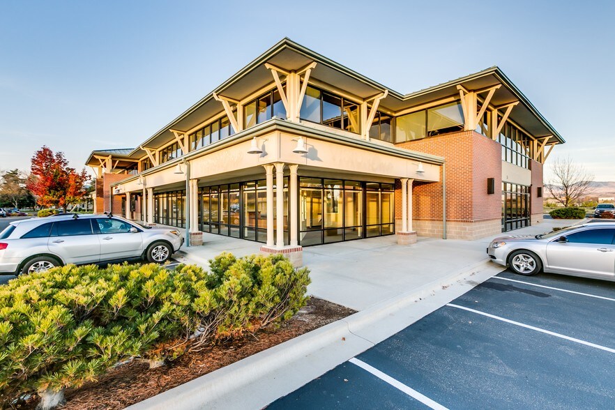 408 S Eagle Rd, Eagle, ID à louer - Photo principale - Image 1 de 60