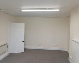11-11A Ironmonger St, Stamford for lease Interior Photo- Image 1 of 6
