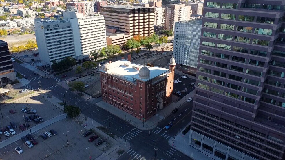 1754-1770 Sherman St - El Jebel portefeuille de 2 propriétés à vendre sur LoopNet.ca - Vidéo sur l’inscription commerciale - Image 2 de 38