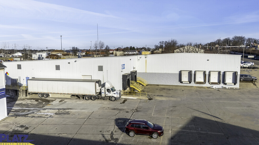 112 S Meridian Rd, Youngstown, OH à louer - Photo du bâtiment - Image 1 de 8