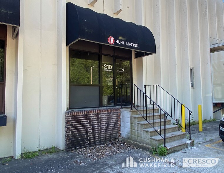 200-250 Sheldon Rd, Berea, OH à louer - Photo du bâtiment - Image 1 de 3