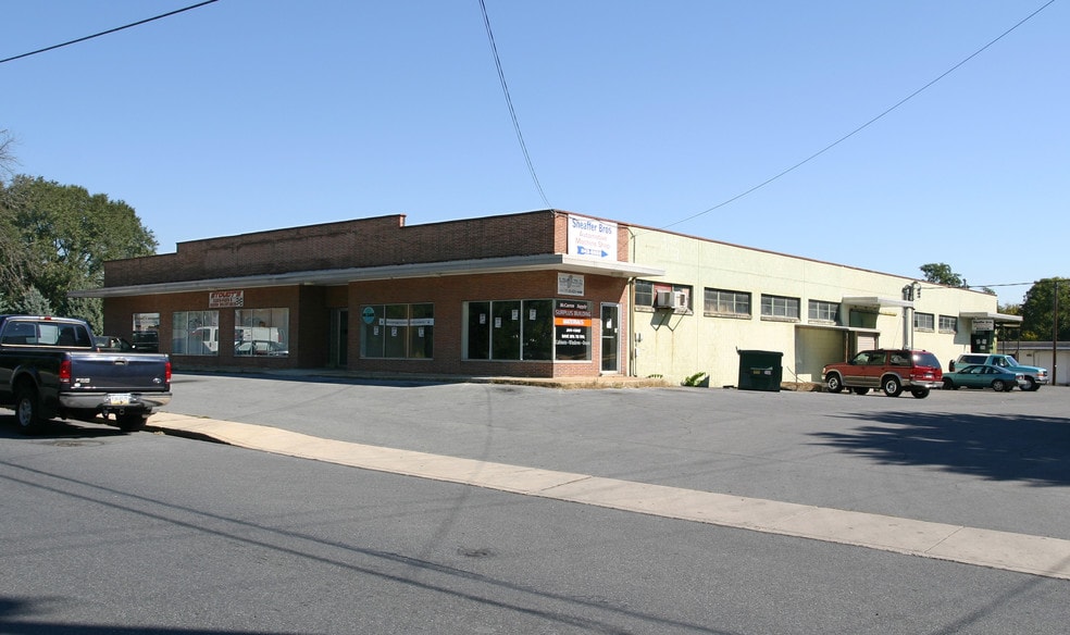405 N East St, Carlisle, PA for lease - Primary Photo - Image 2 of 37