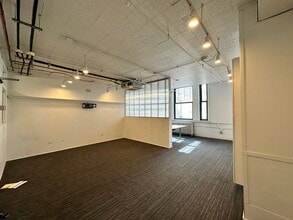 328 S Jefferson St, Chicago, IL à louer Photo intérieure- Image 2 de 5