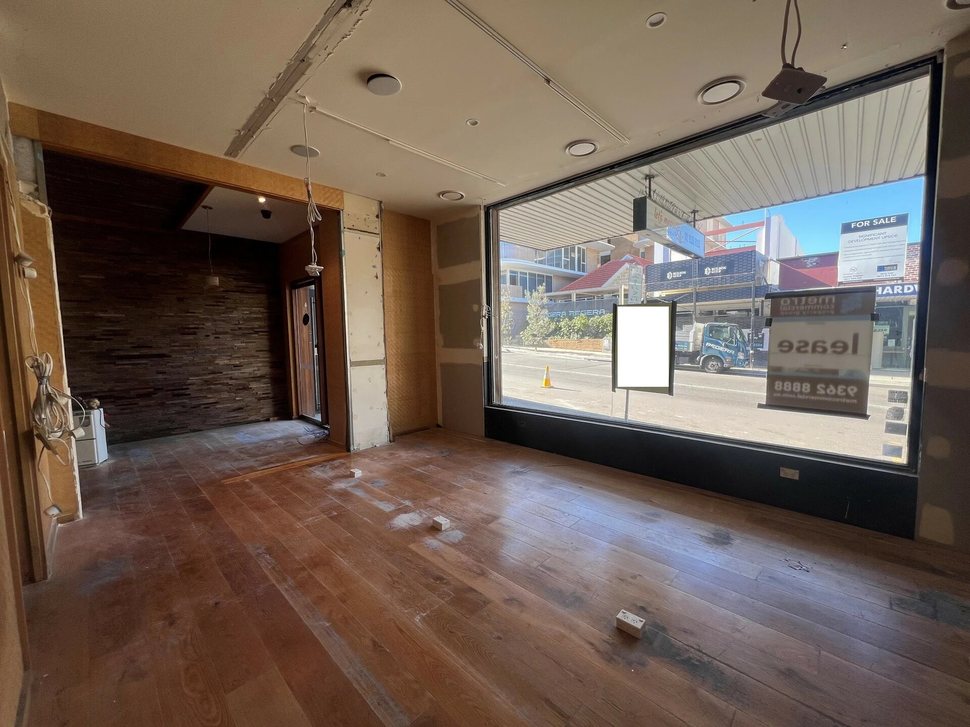 30-32 Hall St, Bondi Beach for lease Interior Photo- Image 1 of 2