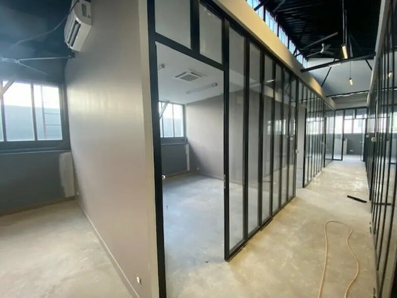 Office in Reims for lease - Interior Photo - Image 2 of 3