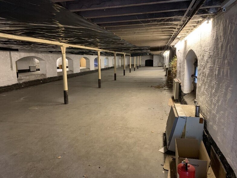 Westbury Leigh, Westbury à louer - Photo du bâtiment - Image 2 de 8