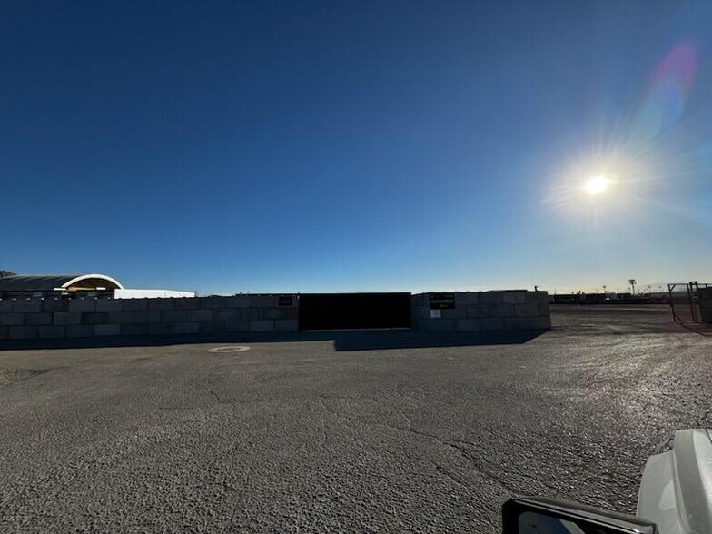 5445 Cecile Ave, Las Vegas, NV à louer - Photo du bâtiment - Image 2 de 4
