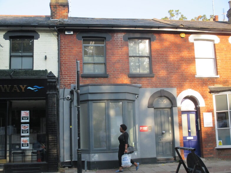 305 Regents Park Rd, Londres à louer - Photo du bâtiment - Image 2 de 2
