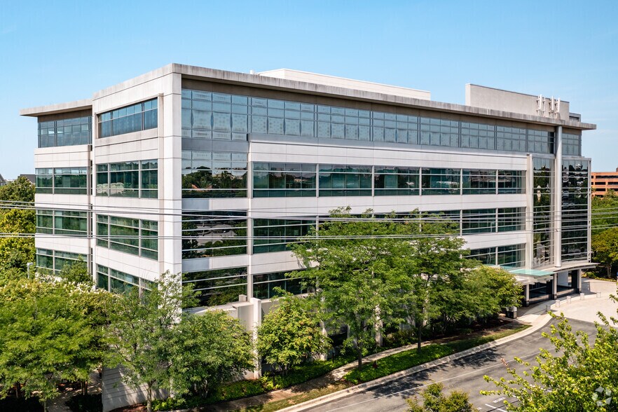 2200 Research Blvd, Rockville, MD à louer - Photo du bâtiment - Image 2 de 6