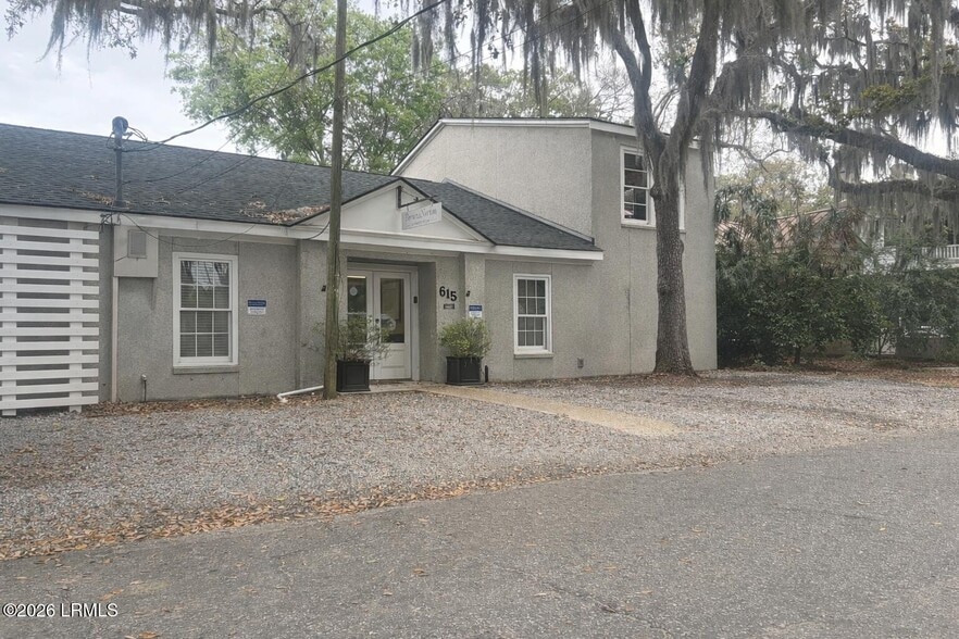 701 Carteret St, Beaufort, SC à louer - Photo du bâtiment - Image 2 de 12
