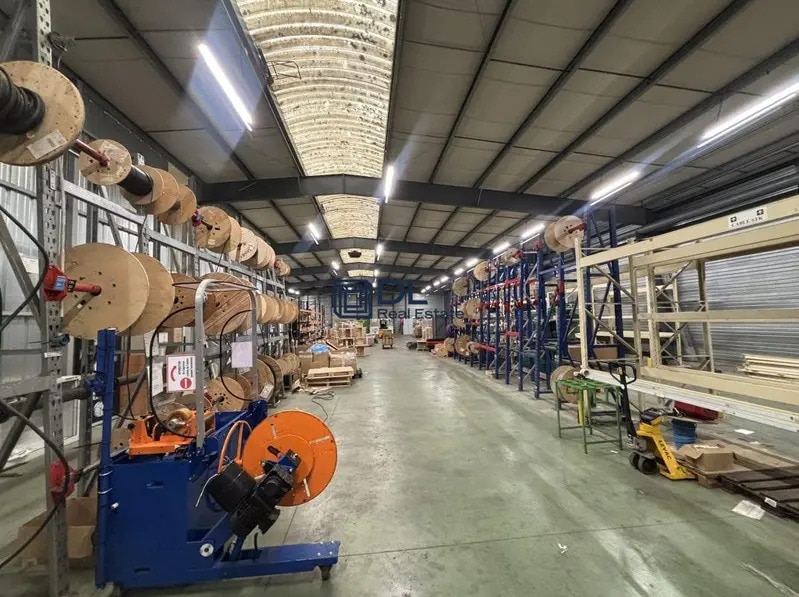 Industrial in Trappes for sale Interior Photo- Image 1 of 13