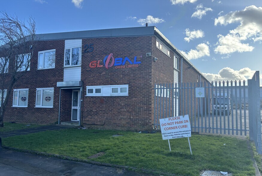 25-27 Bilton Way, Luton for lease - Building Photo - Image 1 of 2