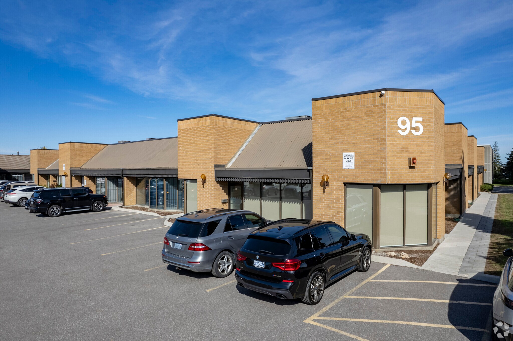 95 W Beaver Creek Rd, Richmond Hill, ON for sale Primary Photo- Image 1 of 1