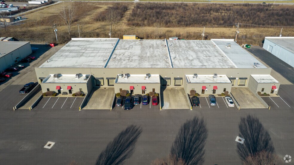 2476-2500 Creekway Dr, Columbus, OH for lease - Building Photo - Image 3 of 7