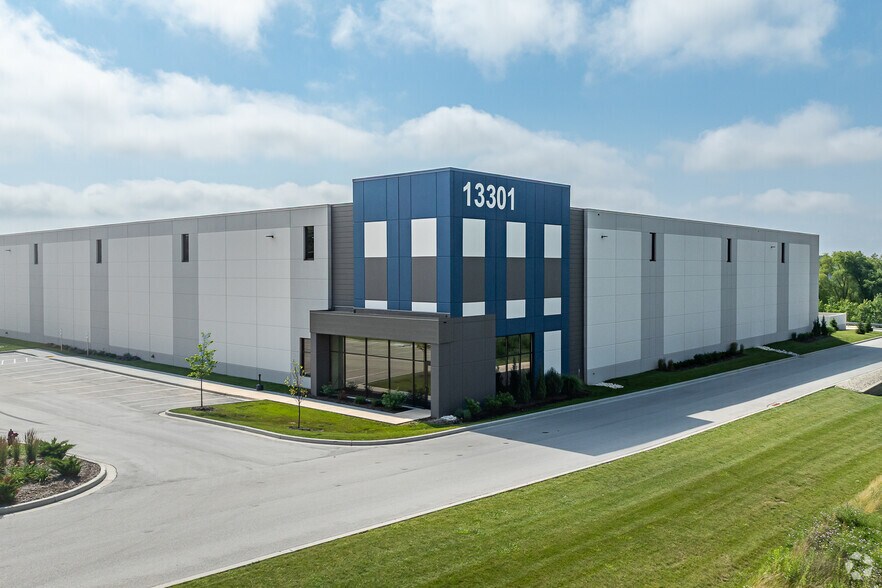 13301 4 Mile Rd, Caledonia, WI à louer - Photo du bâtiment - Image 3 de 23