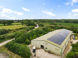 Plus de détails pour Emms Ln, Horsham - Industriel à louer