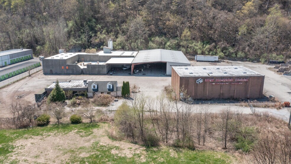 574 Danbury Rd, New Milford, CT à louer - Photo du bâtiment - Image 1 de 27