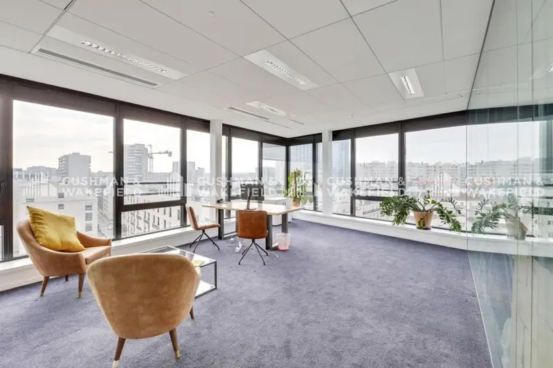 4 Place Du 8 Mai 1945, Levallois-Perret for lease Interior Photo- Image 1 of 8
