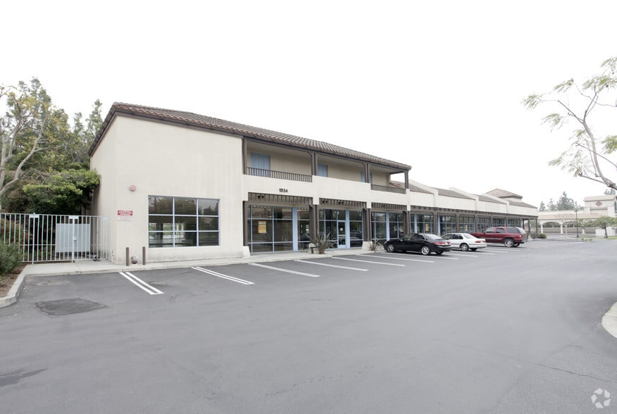 1034 W Arrow Hwy, San Dimas, CA à louer - Photo du bâtiment - Image 2 de 4
